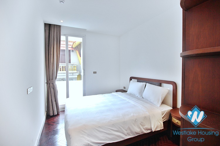 Renovated 4 bedrooms apartment for rent in Xom Phu - Dang Thai Mai, Tay Ho