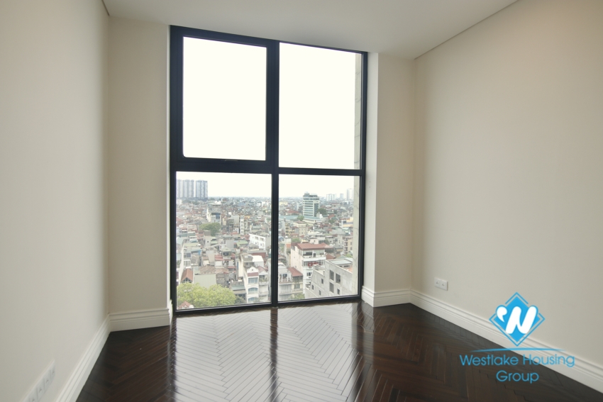 Serviced apartment for rent with three bedrooms in Hoang Thanh Tower, Hai Ba Trung