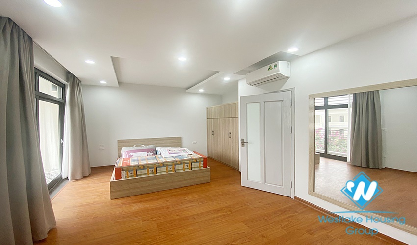 Beautiful 4 bedroom house with for rent in Start lake, Tay Ho, Hanoi