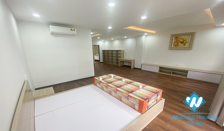 Beautiful 4 bedroom house with for rent in Start lake, Tay Ho, Hanoi