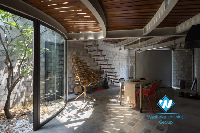 One bedroom house for rent in Ngoc Thuy next to French international school 