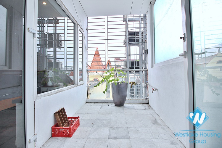 Renovated two bedrooms apartment for rent in Quang An, Tay Ho