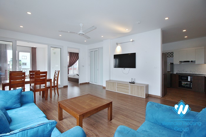 A new and bright 3 bedroom apartment for rent in Tay ho, Ha noi