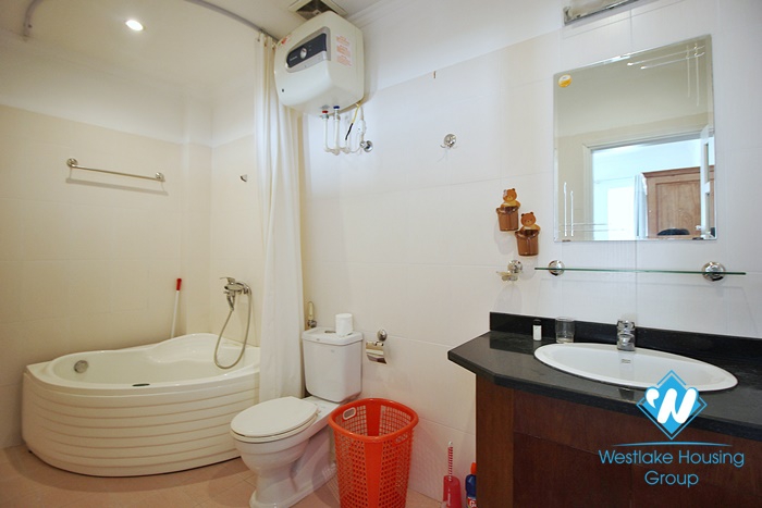 A super good deal for 2 bedroom apartment for rent in Tay ho, Ha noi