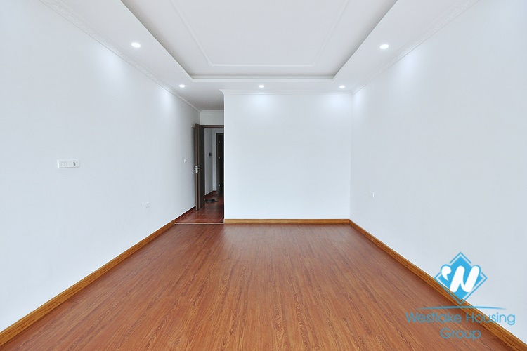 Unfurnished four bedrooms house for rent in Dang Thai Mai st, Tay Ho area