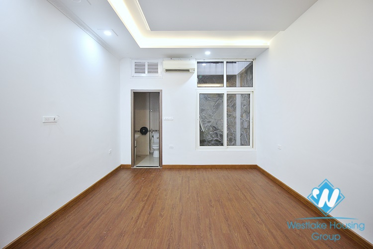 Unfurnished four bedrooms house for rent in Dang Thai Mai st, Tay Ho area