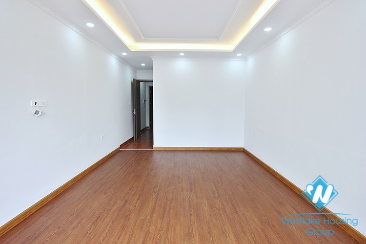 Unfurnished four bedrooms house for rent in Dang Thai Mai st, Tay Ho area