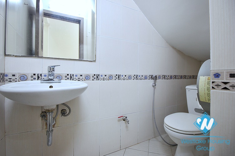 Unfurnished four bedrooms house for rent in Dang Thai Mai st, Tay Ho area