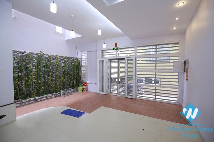A pretty four bedrooms house for rent in Dang Thai Mai area, Tay Ho