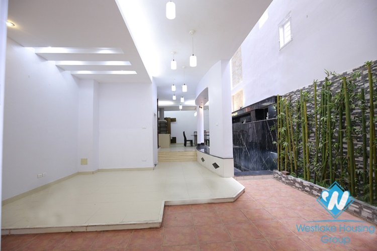 A pretty four bedrooms house for rent in Dang Thai Mai area, Tay Ho