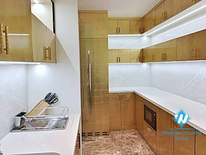 Luxury 4 bedroom apartment for rent in Dang thai mai, Tay ho