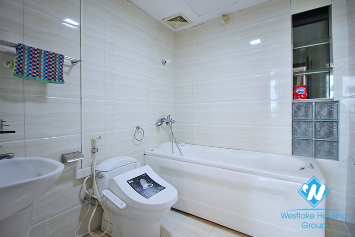 Gorgeous 2 bedrooms apartment for rent with lake view in Tay Ho, Hanoi 