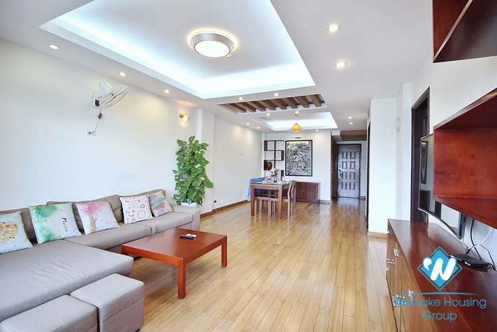 Cheap 2 bedrooms apartment with lake view for rent in Tay Ho, Hanoi 