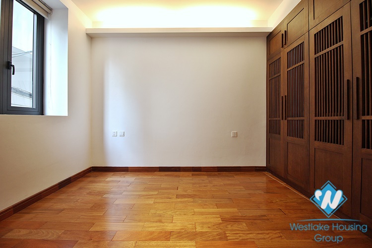 A spacious 03 bedrooms apartment for rent in Tu Hoa st, Tay Ho