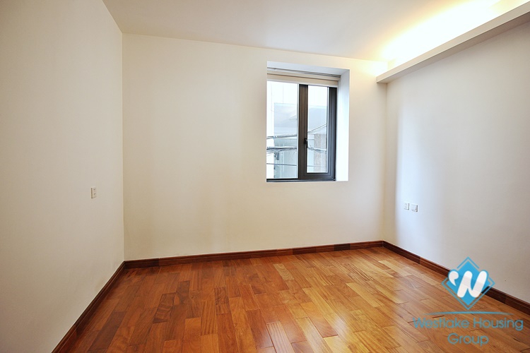 A spacious 03 bedrooms apartment for rent in Tu Hoa st, Tay Ho