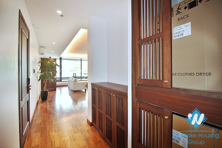 A spacious 03 bedrooms apartment for rent in Tu Hoa st, Tay Ho
