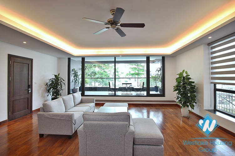 A spacious 03 bedrooms apartment for rent in Tu Hoa st, Tay Ho