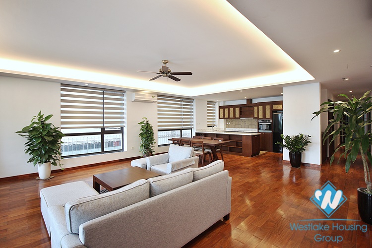 A spacious 03 bedrooms apartment for rent in Tu Hoa st, Tay Ho