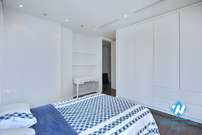 Super stylish and modern apartment for rent on Xuan Dieu, Tay Ho