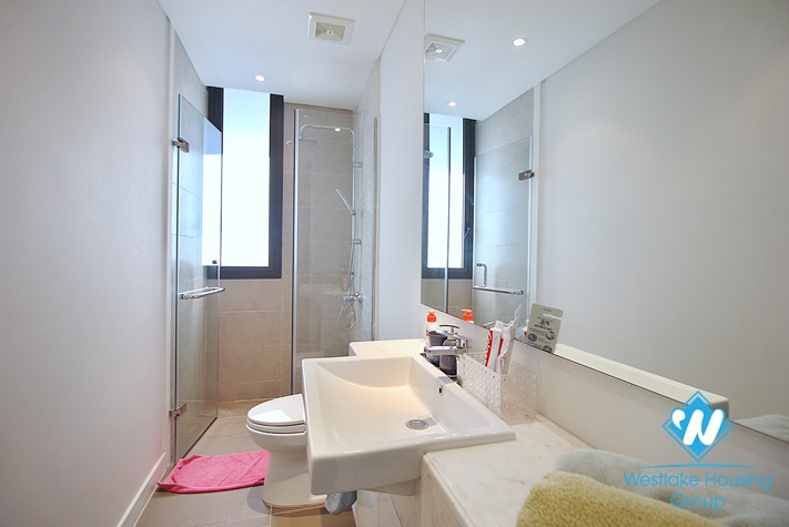 Super stylish and modern apartment for rent on Xuan Dieu, Tay Ho