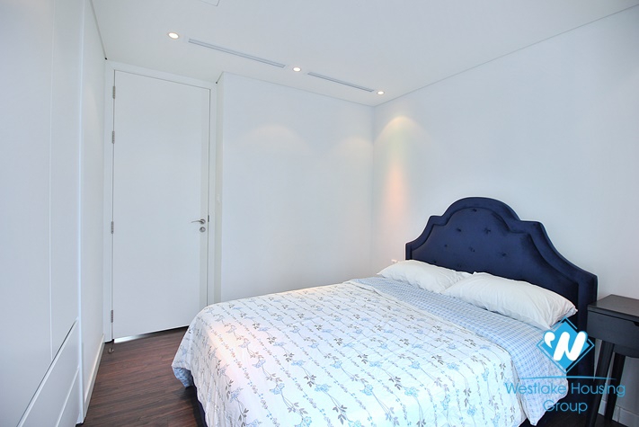 Super stylish and modern apartment for rent on Xuan Dieu, Tay Ho