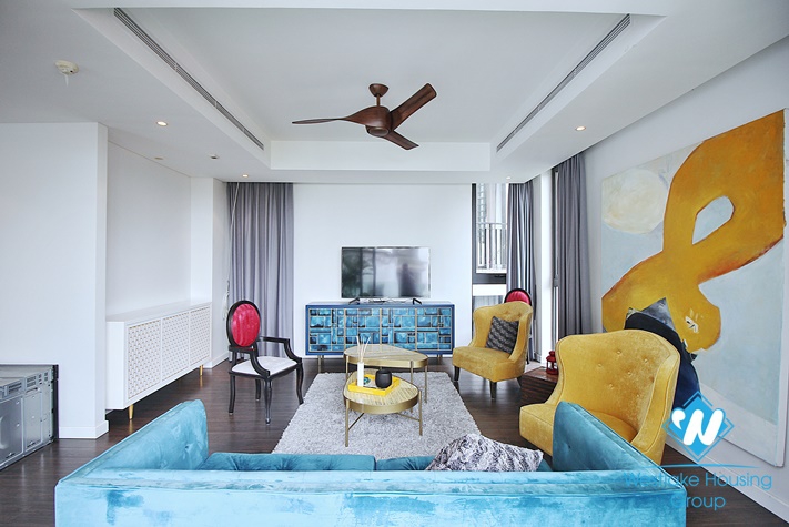 Super stylish and modern apartment for rent on Xuan Dieu, Tay Ho