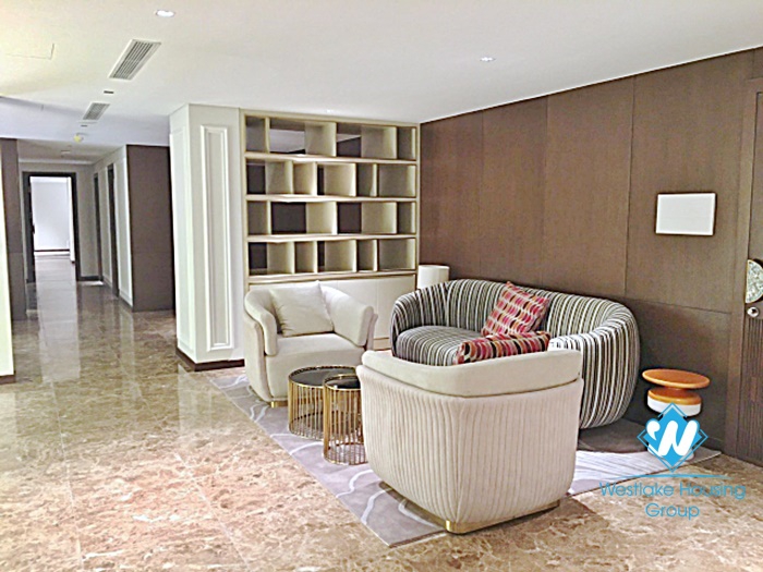 Luxury 4 bedroom apartment for rent in Dang thai mai, Tay ho