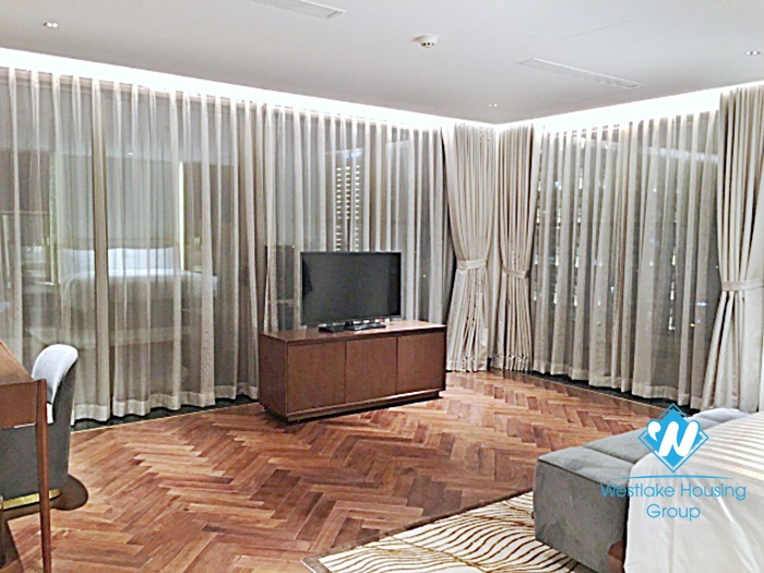 Luxury 4 bedroom apartment for rent in Dang thai mai, Tay ho