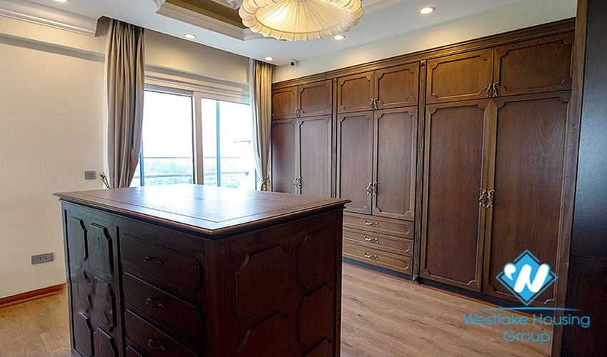 Golf and lake view 4 bedroom apartment for rent in L1 building, Ciputra, Tay Ho