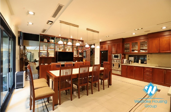A stunning 4 bedroom villa for rent in Tay ho, Hanoi
