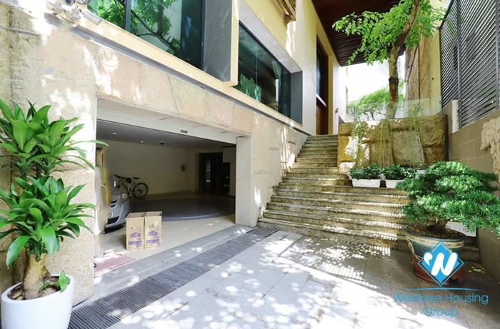 A stunning 4 bedroom villa for rent in Tay ho, Hanoi
