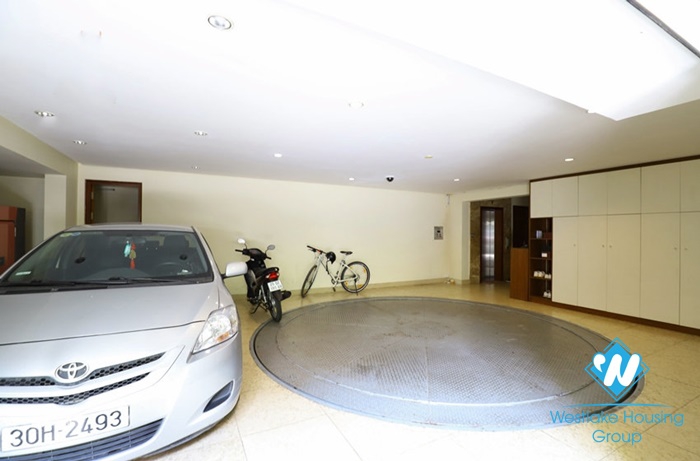 A stunning 4 bedroom villa for rent in Tay ho, Hanoi