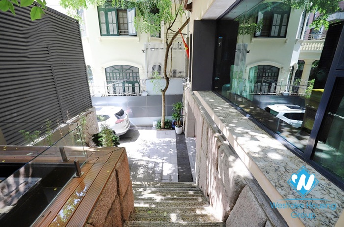 A stunning 4 bedroom villa for rent in Tay ho, Hanoi