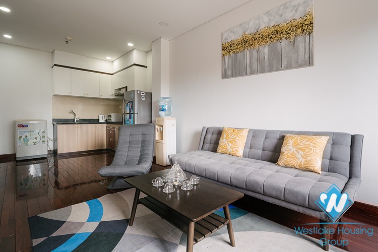 A pretty 2 bedrooms apartment for rent in Kim Ma street, Ba Dinh