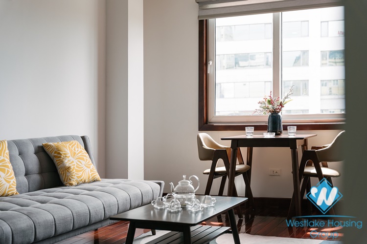 A pretty 2 bedrooms apartment for rent in Kim Ma street, Ba Dinh