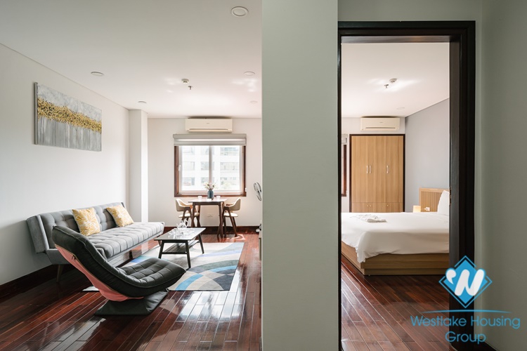 A pretty 2 bedrooms apartment for rent in Kim Ma street, Ba Dinh