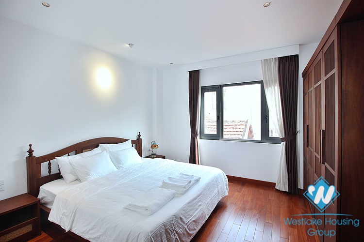 Lake view, new three bedrooms apartment for lease in Tu Hoa st, Tay Ho