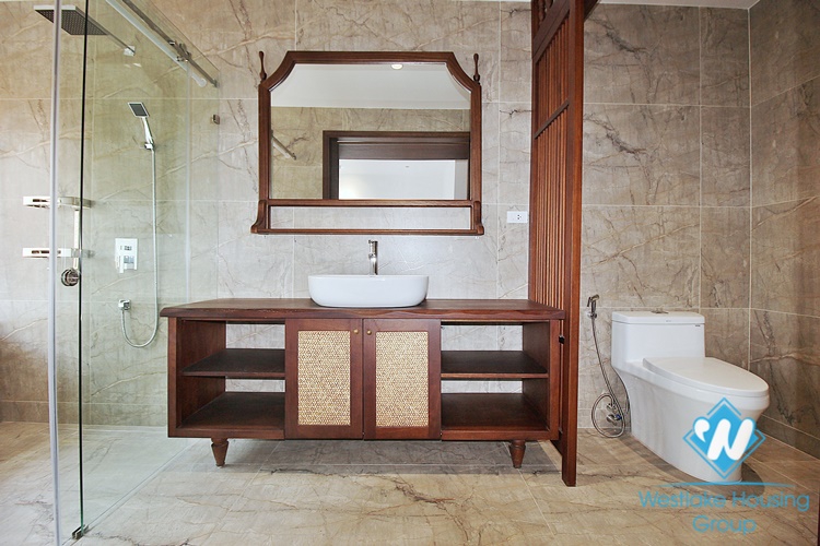 Lake view, new three bedrooms apartment for lease in Tu Hoa st, Tay Ho