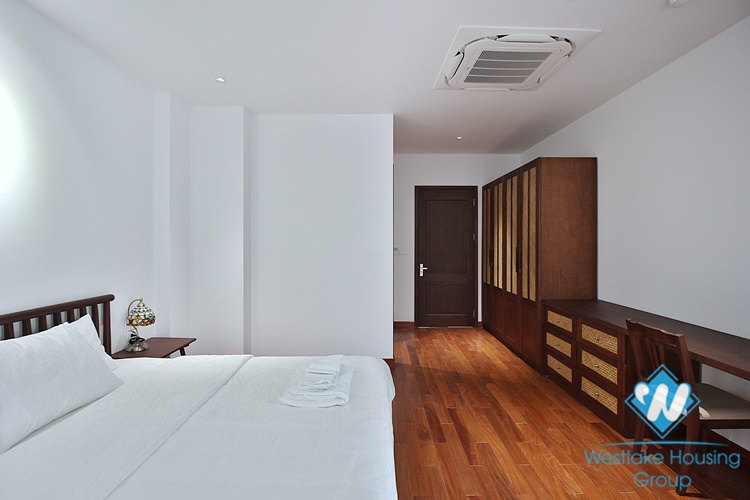 Lake view, new three bedrooms apartment for lease in Tu Hoa st, Tay Ho