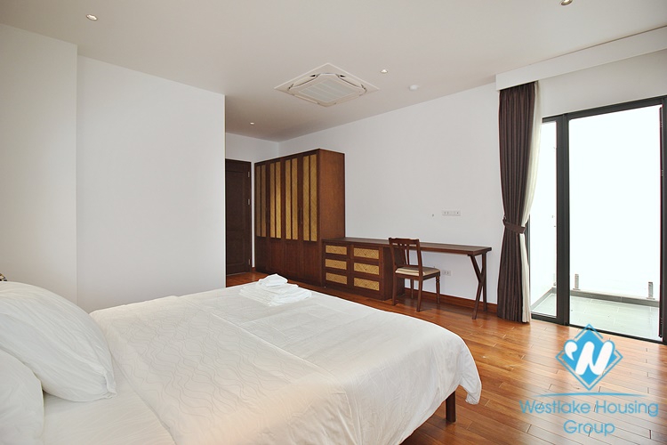 Lake view, new three bedrooms apartment for lease in Tu Hoa st, Tay Ho