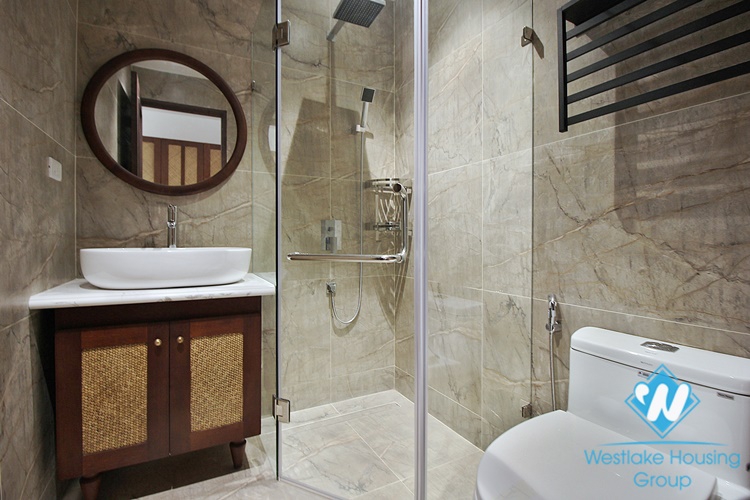 Lake view, new three bedrooms apartment for lease in Tu Hoa st, Tay Ho