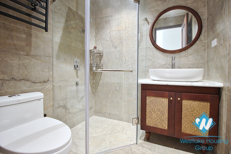 Lake view, new three bedrooms apartment for lease in Tu Hoa st, Tay Ho