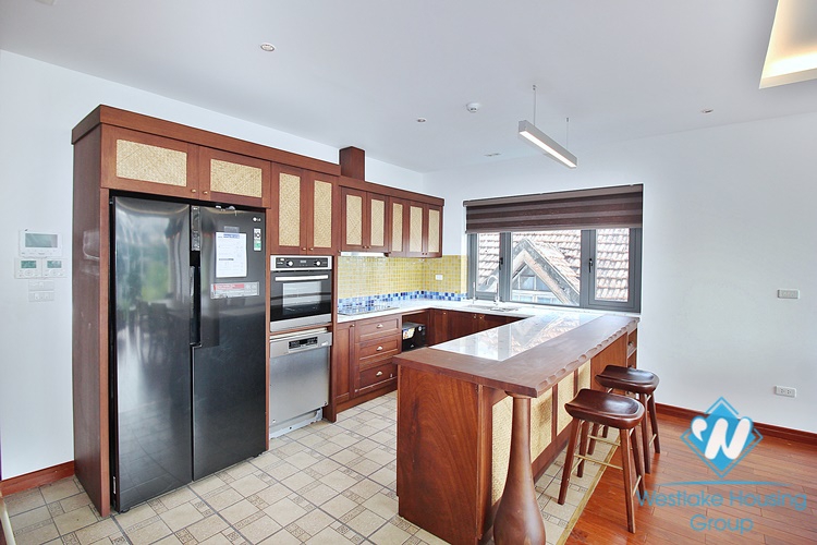 Lake view, new three bedrooms apartment for lease in Tu Hoa st, Tay Ho