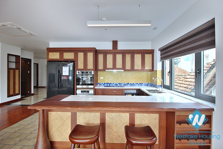 Lake view, new three bedrooms apartment for lease in Tu Hoa st, Tay Ho