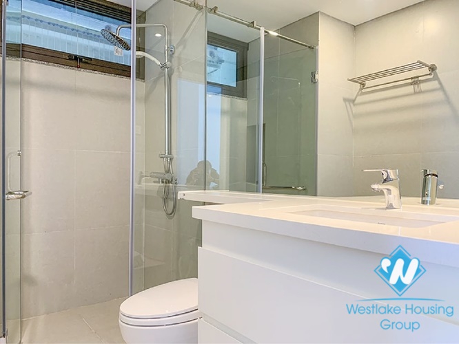 Lake view 02 bedrooms apartment in Nhat Chieu st, Tay Ho, Hanoi