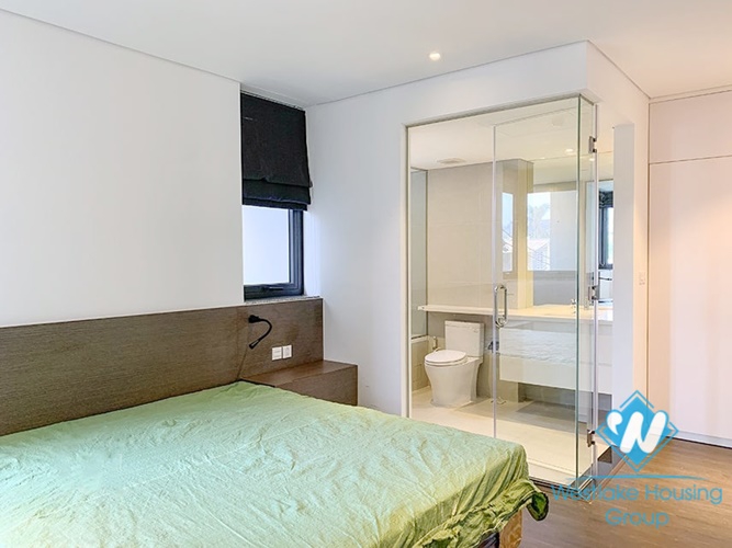 Lake view 02 bedrooms apartment in Nhat Chieu st, Tay Ho, Hanoi