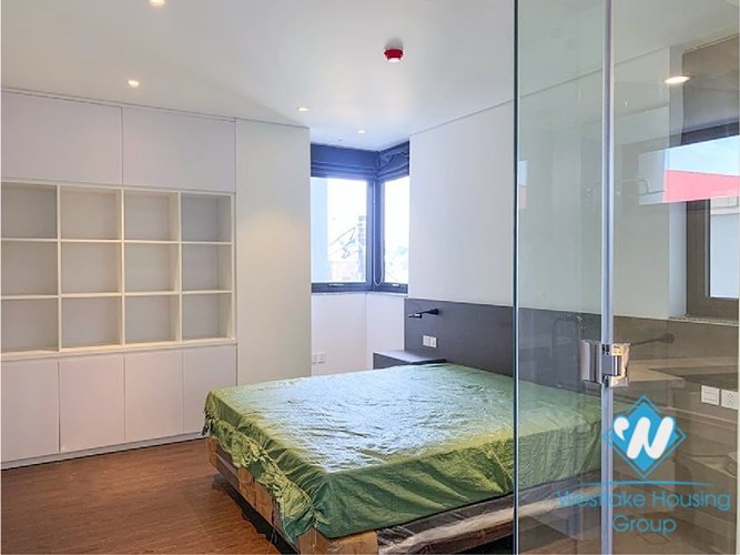 Lake view 02 bedrooms apartment in Nhat Chieu st, Tay Ho, Hanoi