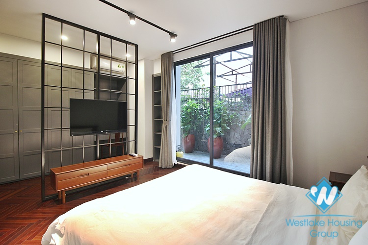 Ground floor 2 bedrooms apartment for rent in Tu Hoa st, Tay Ho