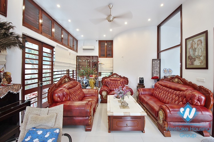 Green house with huge garden for rent in Tay Ho, Ha Noi