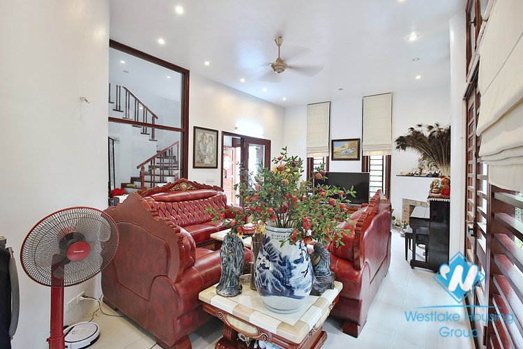 Green house with huge garden for rent in Tay Ho, Ha Noi